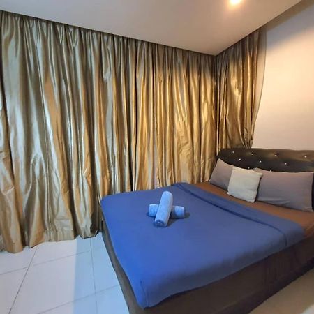 Regalia Suites With Infinity Pool Klcc By Staycation Homes 吉隆坡 外观 照片