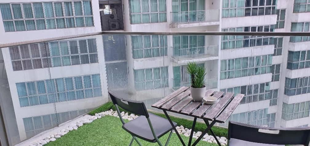 Regalia Suites With Infinity Pool Klcc By Staycation Homes 吉隆坡 外观 照片