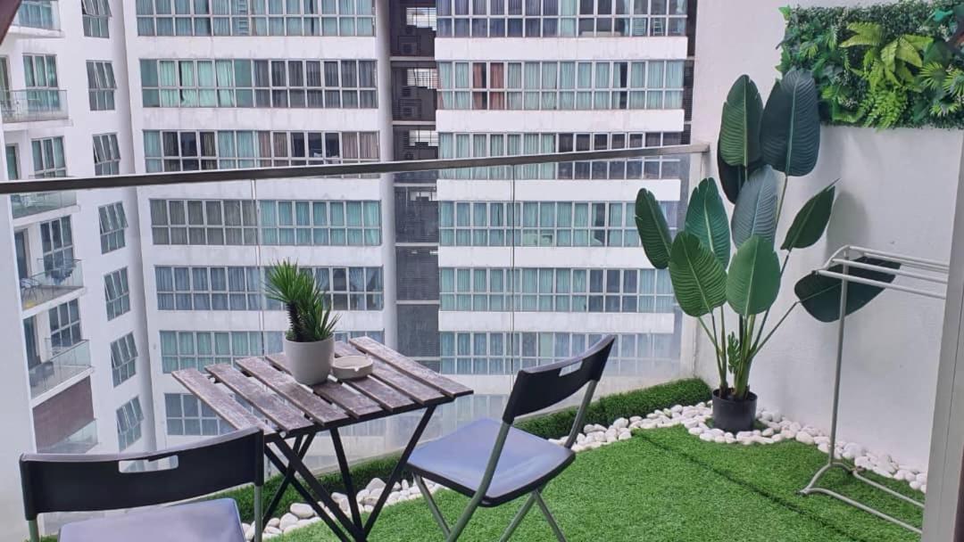 Regalia Suites With Infinity Pool Klcc By Staycation Homes 吉隆坡 外观 照片