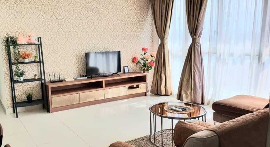 Regalia Suites With Infinity Pool Klcc By Staycation Homes 吉隆坡 外观 照片