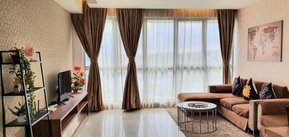 Regalia Suites With Infinity Pool Klcc By Staycation Homes 吉隆坡 外观 照片