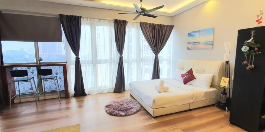 Regalia Suites With Infinity Pool Klcc By Staycation Homes 吉隆坡 外观 照片