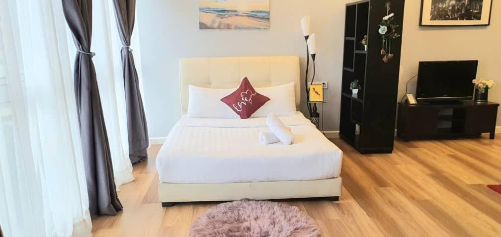Regalia Suites With Infinity Pool Klcc By Staycation Homes 吉隆坡 外观 照片