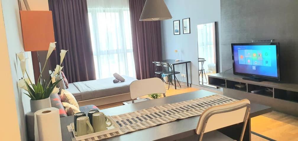 Regalia Suites With Infinity Pool Klcc By Staycation Homes 吉隆坡 外观 照片
