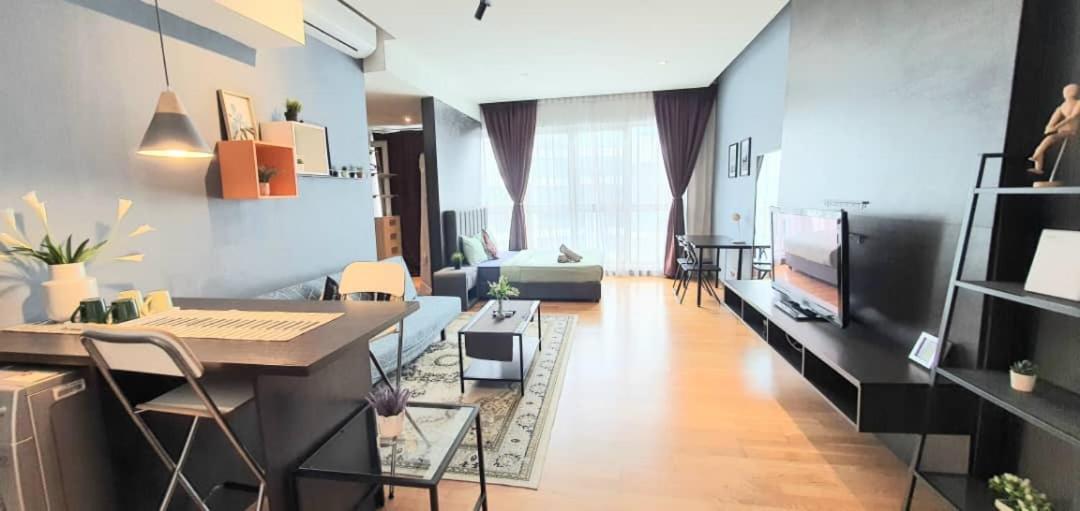 Regalia Suites With Infinity Pool Klcc By Staycation Homes 吉隆坡 外观 照片