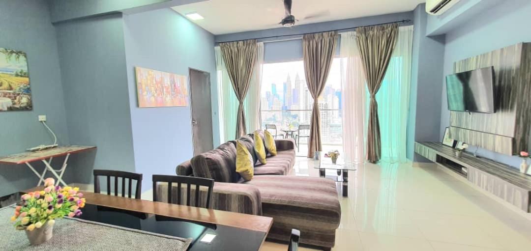 Regalia Suites With Infinity Pool Klcc By Staycation Homes 吉隆坡 外观 照片