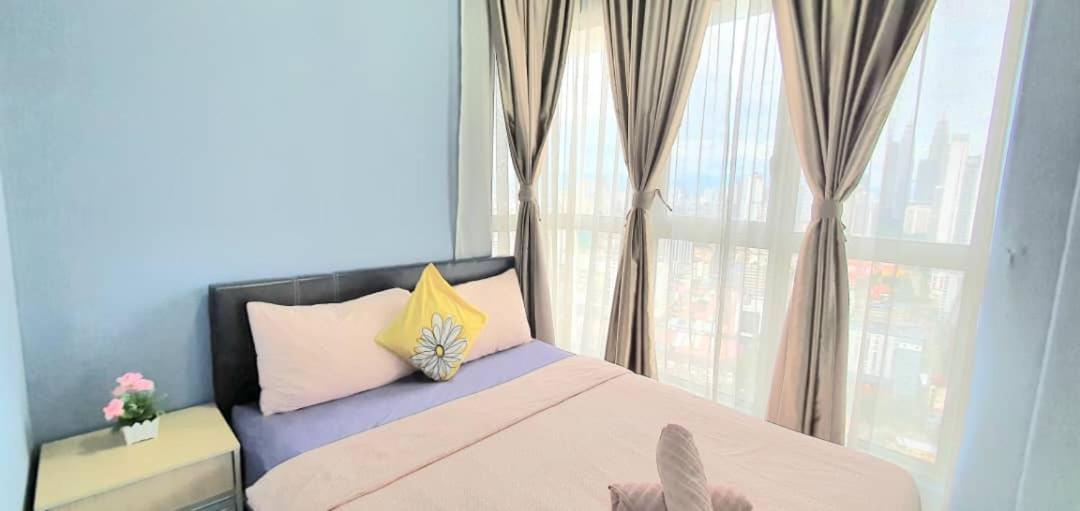 Regalia Suites With Infinity Pool Klcc By Staycation Homes 吉隆坡 外观 照片