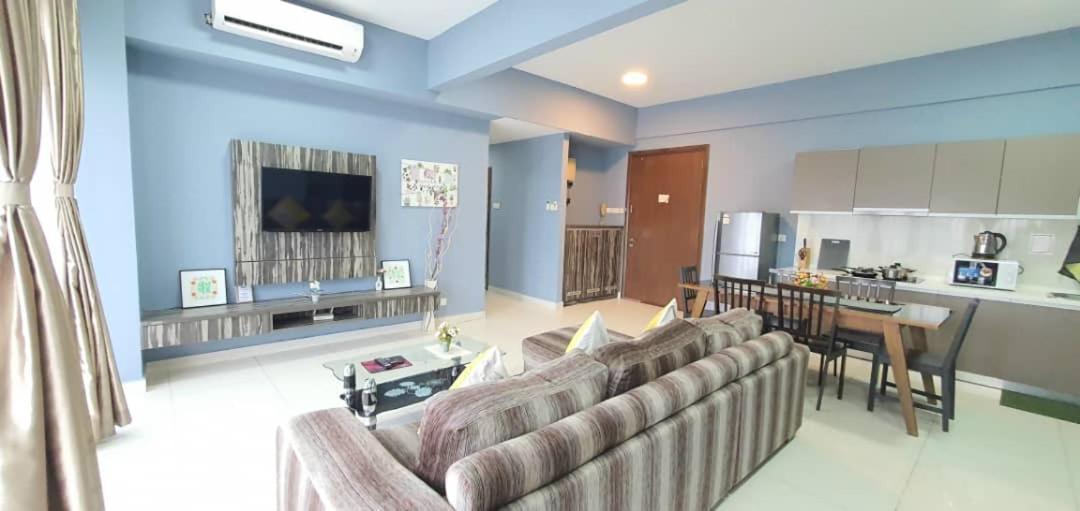 Regalia Suites With Infinity Pool Klcc By Staycation Homes 吉隆坡 外观 照片