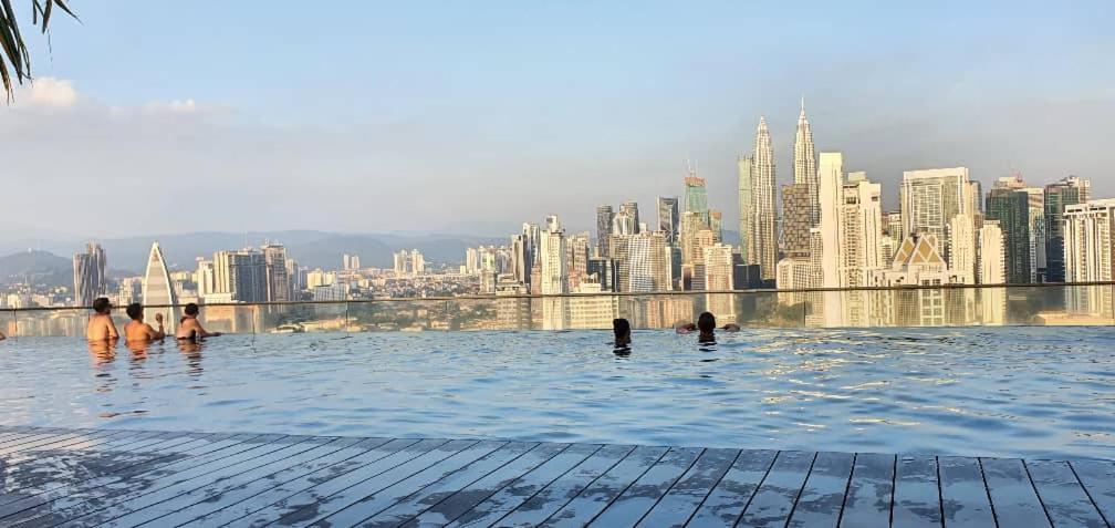 Regalia Suites With Infinity Pool Klcc By Staycation Homes 吉隆坡 外观 照片
