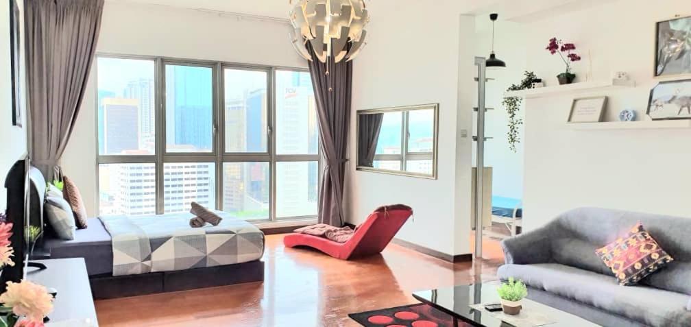 Regalia Suites With Infinity Pool Klcc By Staycation Homes 吉隆坡 外观 照片