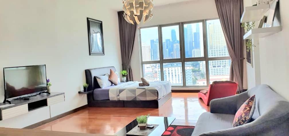 Regalia Suites With Infinity Pool Klcc By Staycation Homes 吉隆坡 外观 照片